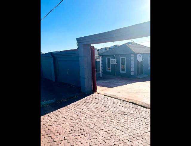 3 BEDROOM PROPERTY TO RENT IN COSMO CITY